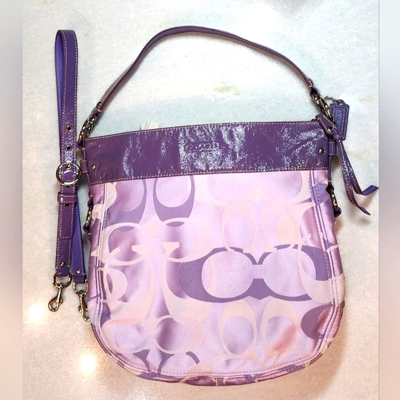 COACH VINTAGE CC MONOGRAM LOGO HOBO Bag.      Rare Coach - Picture 2 of 10